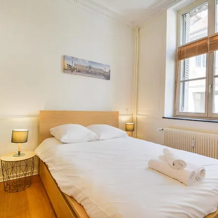 Le Cocon Des Ponts Apartament *